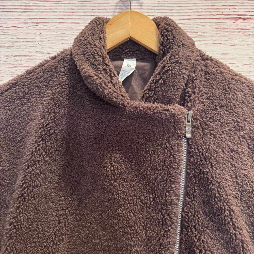 Lululemon Textured Fleece Collared Jacket in Espresso Sz 2 - Picture 11 of 16